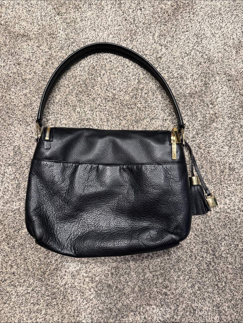 Elegant Black Leather Shoulder Bag with Tassel Detail - Picture 2 of 5